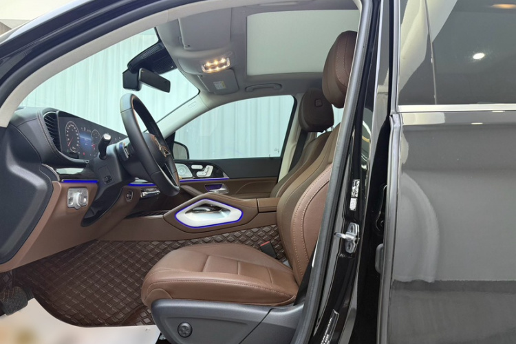 奔驰GLE 2024款 改款 GLE 350 4MATIC 时尚型中控内饰7001