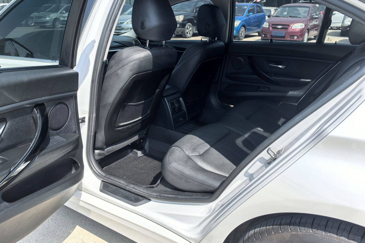 宝马3系 2018款 320Li 时尚型中控内饰7009