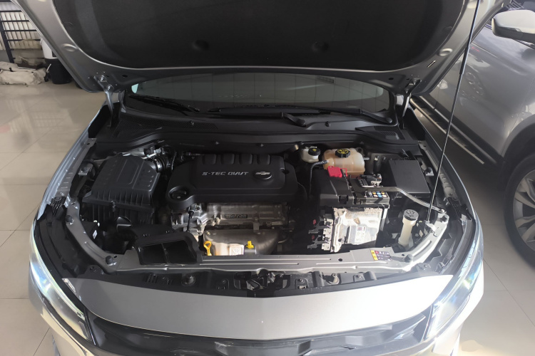 雪佛兰 科鲁泽 2023款 1.5L 双离合乐享版机舱底盘24