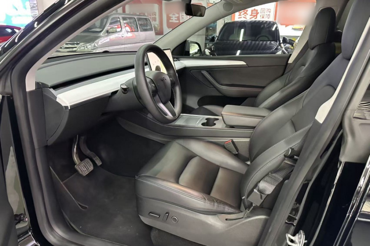 特斯拉 Model Y 2021款 标准续航后驱版局部细节19