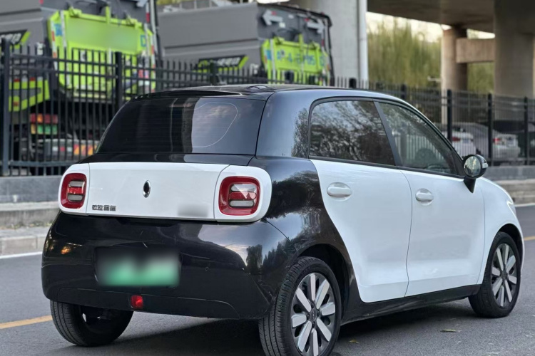 欧拉黑猫 2021款 351km 豪华型车身外观6007