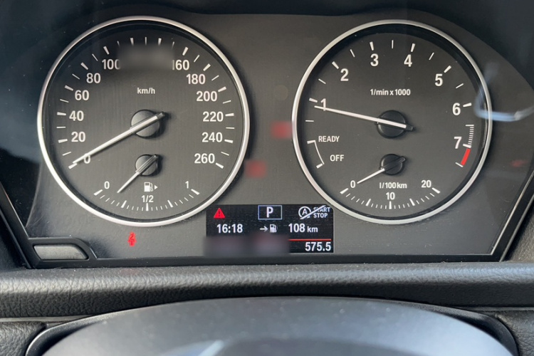 宝马2系多功能旅行车 2015款 218i 领先型局部细节14