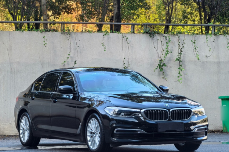 宝马5系 2019款 改款 530Li 尊享型 豪华套装车身外观6005