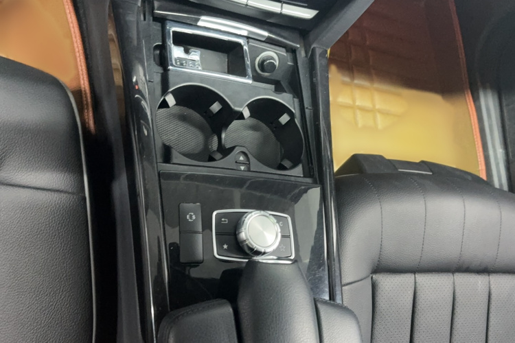 奔驰E级 2015款 E 200 L 运动型局部细节18