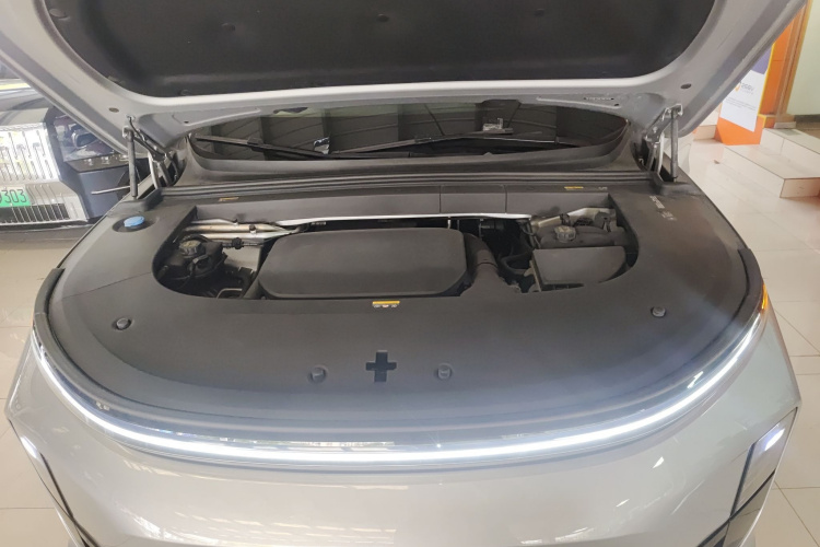 理想汽车 理想L6 2024款 Max机舱底盘24