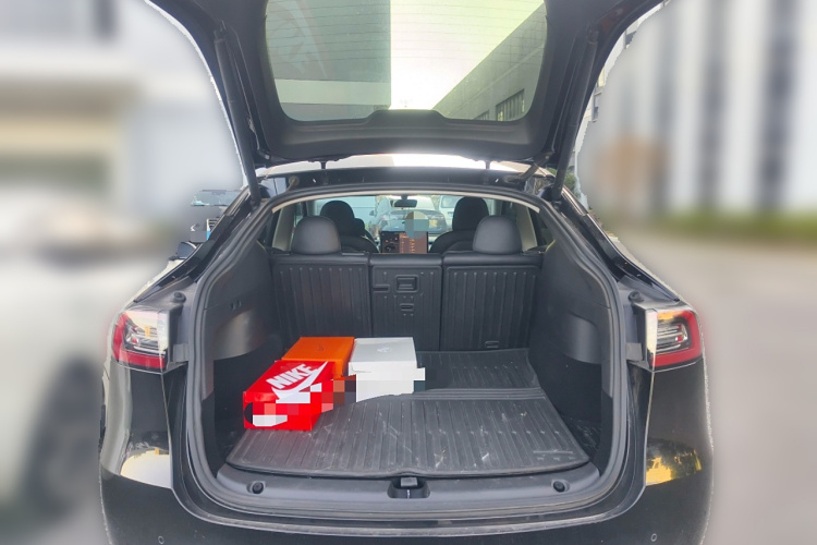 特斯拉 Model Y 2022款 后轮驱动版局部细节23