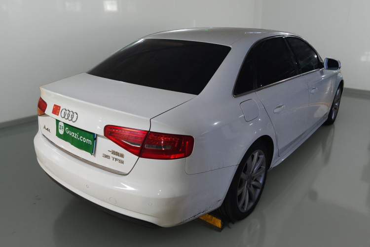 奥迪A4L 2015款 35 TFSI 自动标准型车身外观7