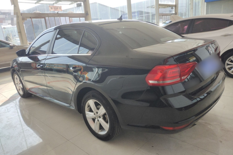 大众 朗逸 2017款 1.6L 手动风尚版车身外观4