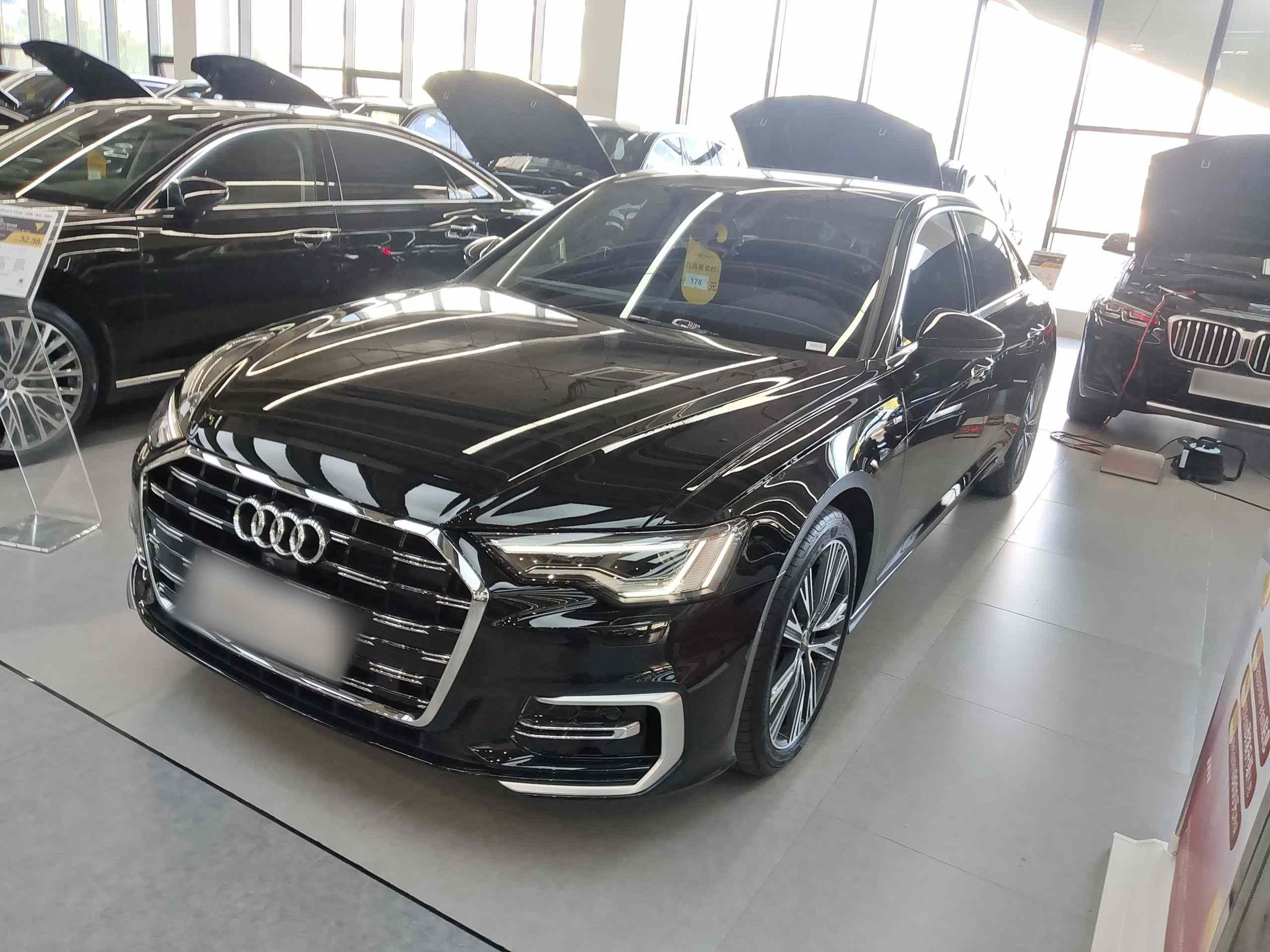 奥迪A6L 2026款 45 TFSI 臻选动感型(2)