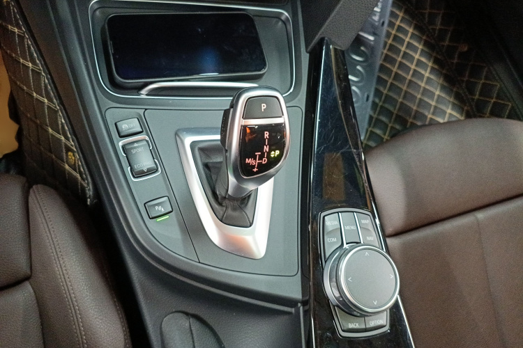 宝马3系 2018款 320Li 领先型M运动套装局部细节18