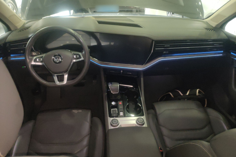 大众 途锐 2020款 3.0TSI 锐享版 国VI中控内饰7002