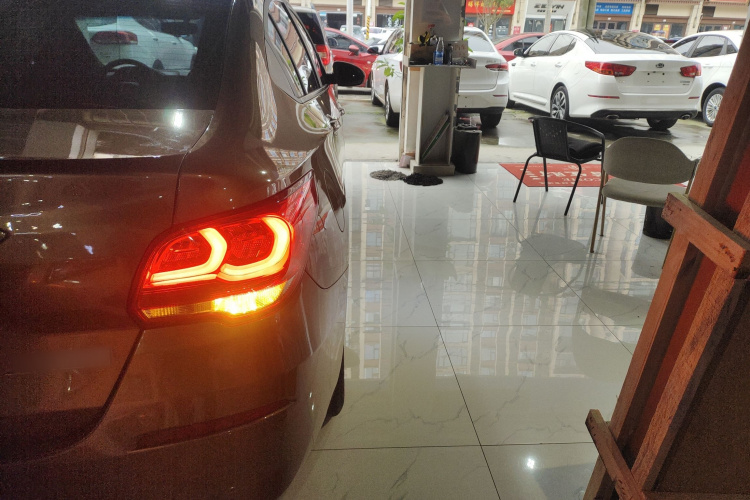 雪佛兰 科沃兹 2016款 1.5L 手动欣享版车身外观9