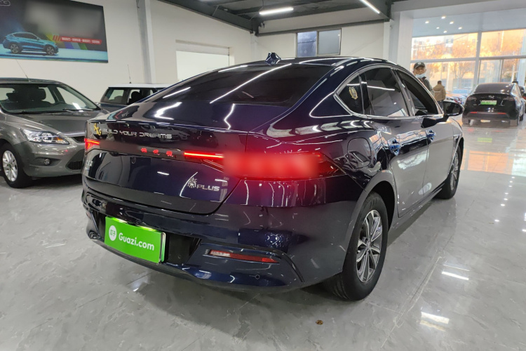 比亚迪 秦PLUS 2023款 冠军版 DM-i 55KM领先型车身外观7