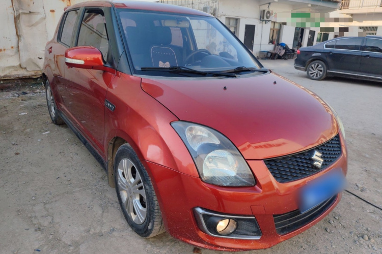 铃木 雨燕 2014款 1.5L 自动时尚型车身外观3