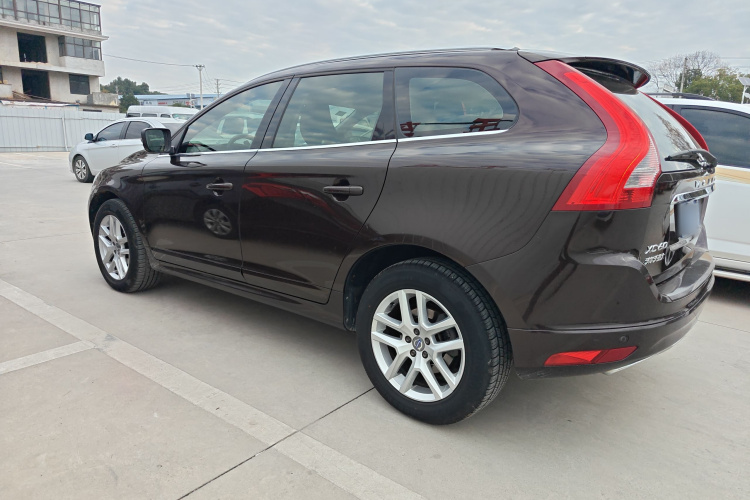 沃尔沃XC60 2017款 T5 智行升级版车身外观4
