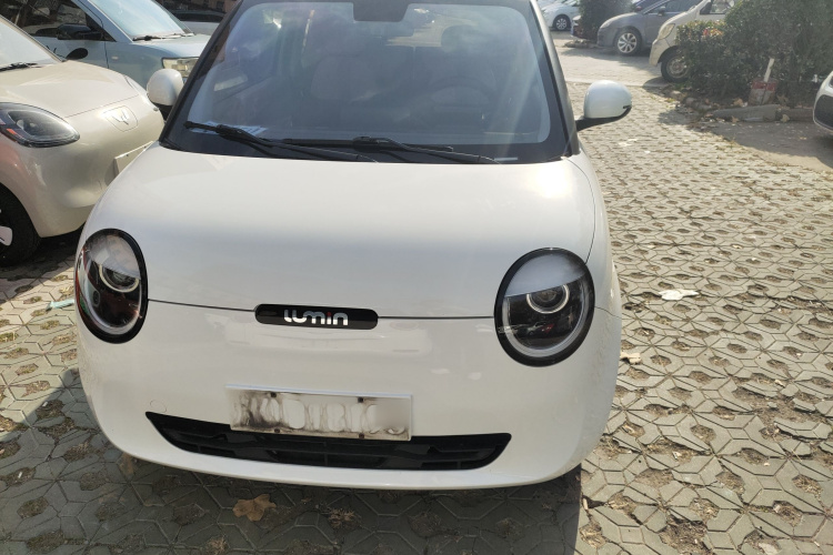 长安启源 长安Lumin 2022款 210km 香甜款车身外观2