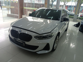 宝马1系 2022款 120i M运动曜夜版