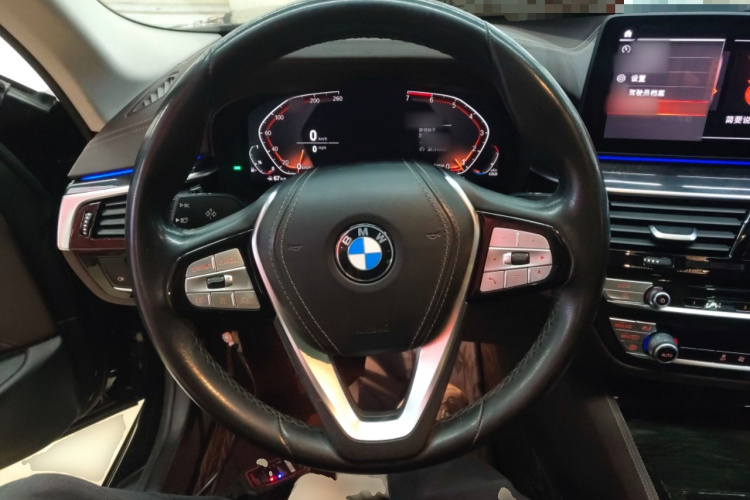 宝马5系 2021款 525Li 豪华套装中控内饰13