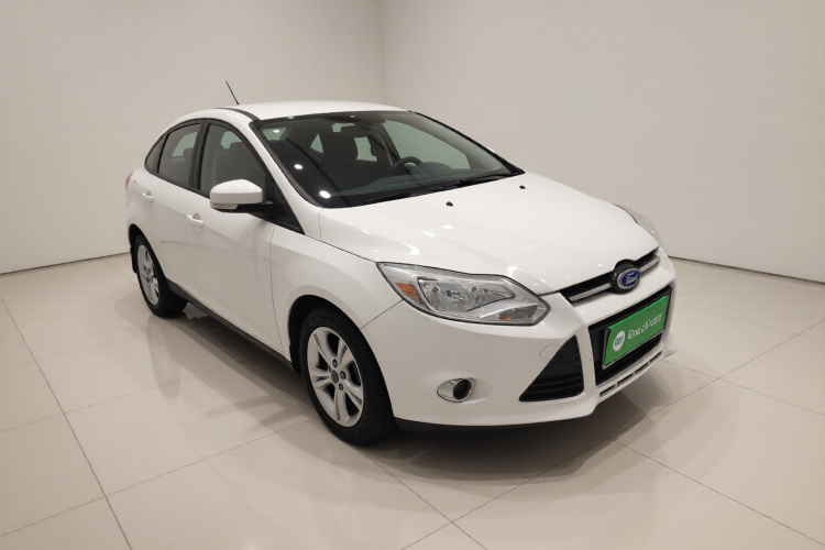 福特 福克斯 2012款 三厢 1.6L 自动风尚型车身外观3