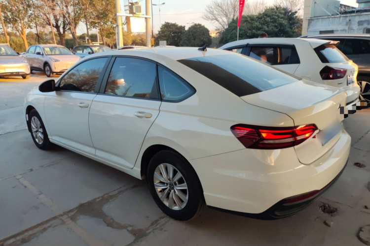 大众 朗逸 2023款 1.5L 自动得逸版车身外观4