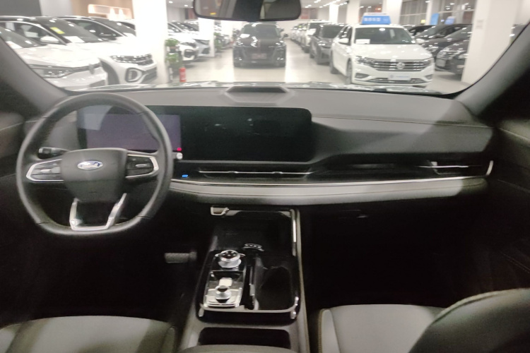 福特 领睿新能源 2025款 尊领型PLUS中控内饰7002