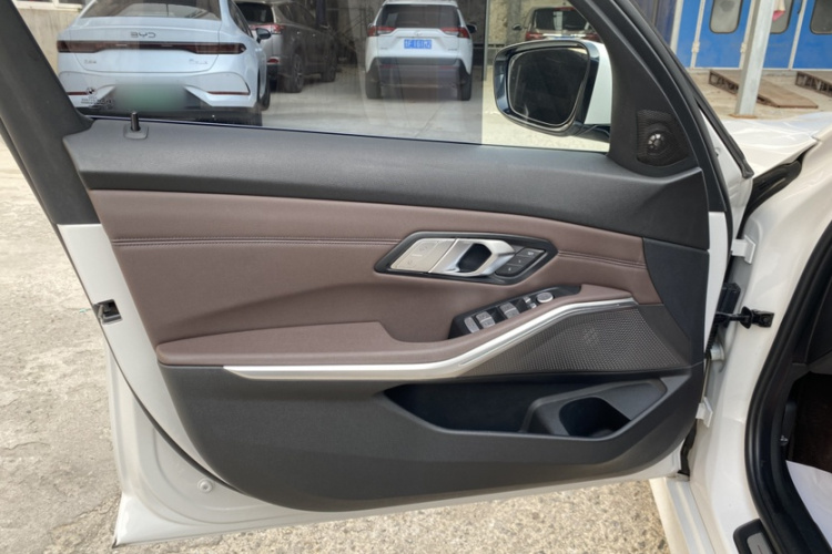 宝马3系 2020款 325Li 首发版中控内饰7005