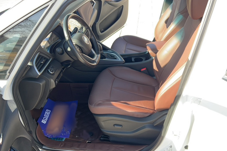 别克GL6 2019款 18T 6座互联豪华型 国V中控内饰7002