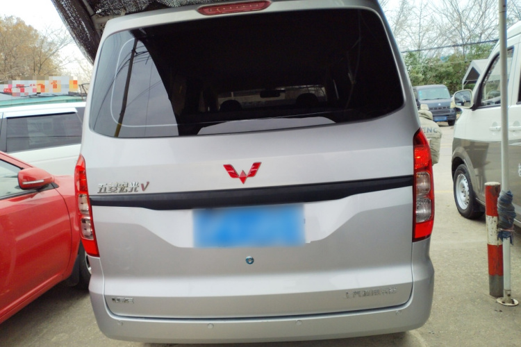 五菱汽车 五菱宏光V 2022款 1.5L劲取版电动助力LAR车身外观6