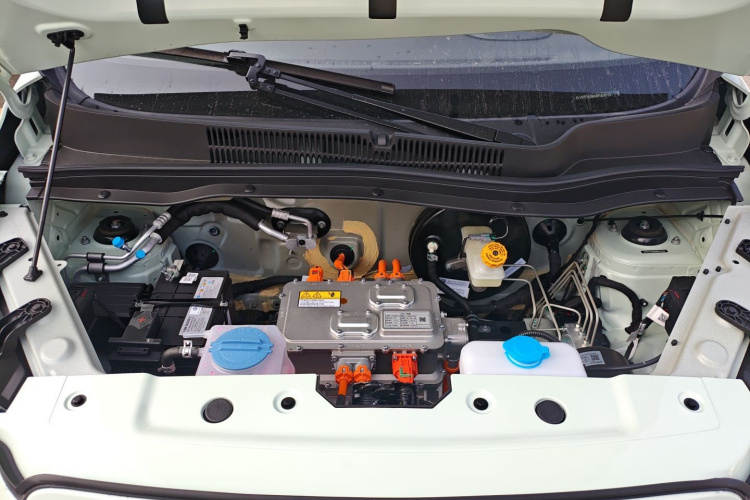 零跑汽车 零跑T03 2025款 310舒享版机舱底盘24