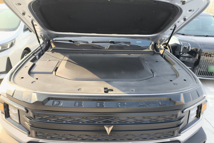 深蓝汽车 深蓝G318 2024款 四驱空悬版机舱底盘24