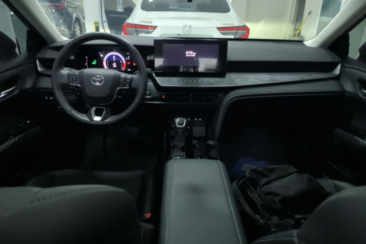 丰田 凯美瑞 2024款 双擎 2.0HGVP 豪华版中控内饰7002