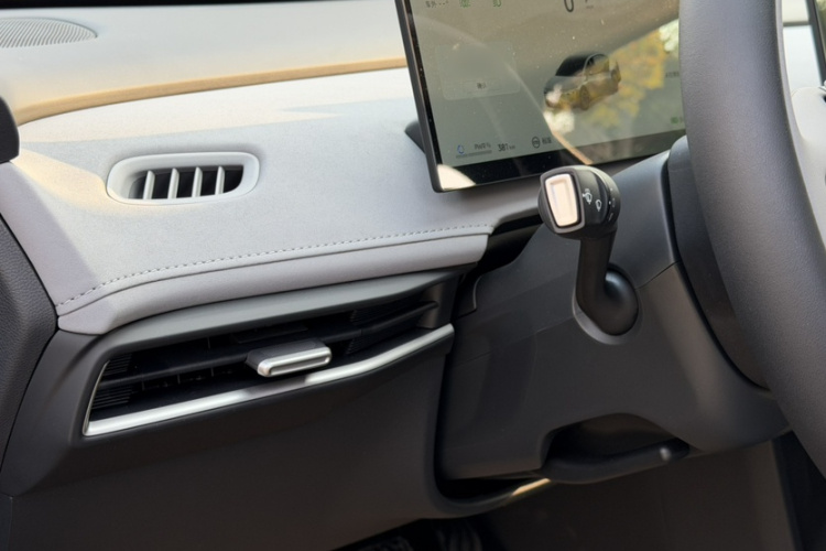 日产N7 2025款 510 Air中控内饰7004