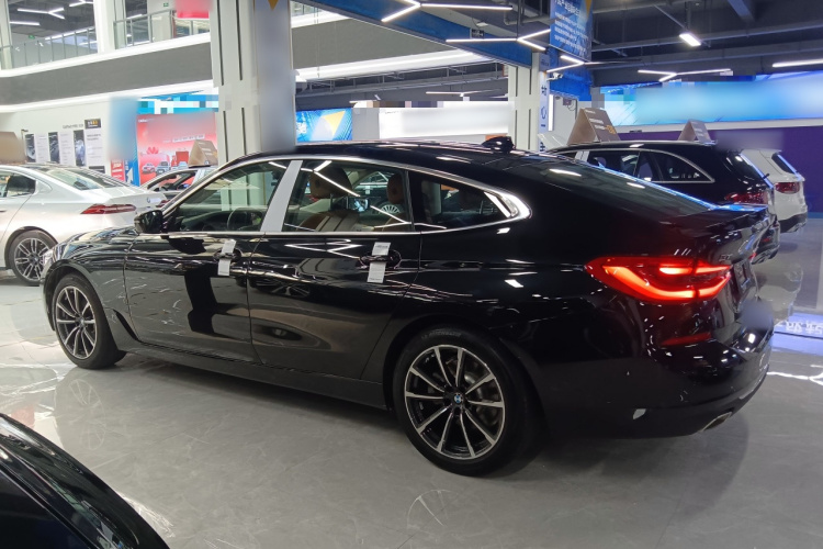 宝马6系GT 2022款 630i 豪华设计套装车身外观4