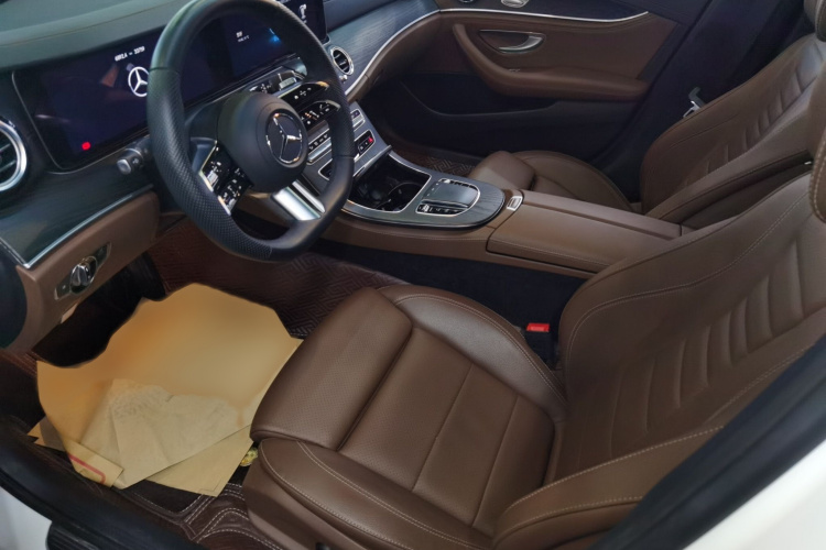 奔驰E级 2023款 改款 E 260 L 运动型局部细节19