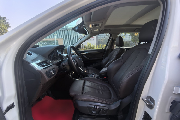 宝马X1 2018款 xDrive20Li 尊享型中控内饰7002