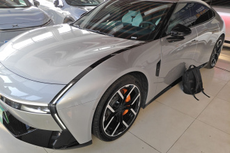 小鹏P7 2025款 702 长续航 Ultra