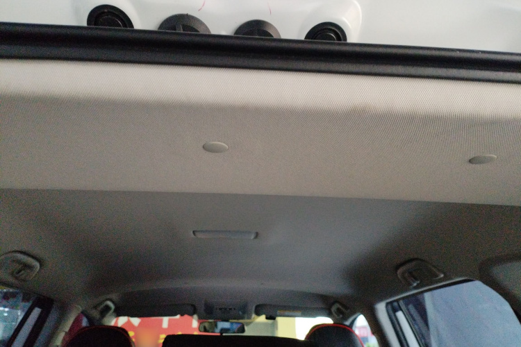 丰田 威兰达 2023款 2.0L CVT两驱领先版局部细节22