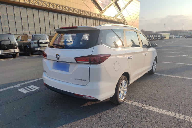 宝骏360 2018款 1.5L 手动精英型 国V车身外观6005