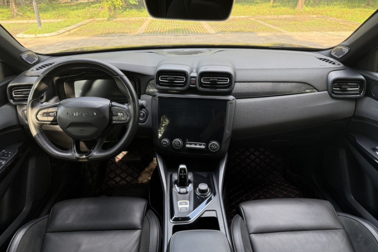 领克03 2022款 1.5TD DCT劲Pro中控内饰7001