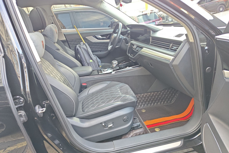 红旗HS5 2019款 2.0T 智联旗享版局部细节41