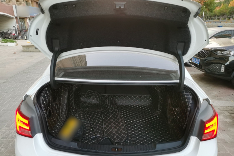 别克 威朗 2019款 三厢 20T 双离合豪华型局部细节23