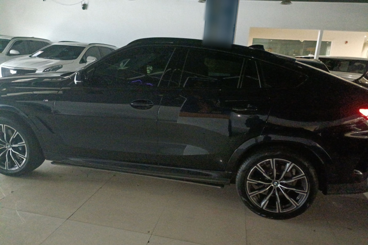 宝马X6 2022款 改款 xDrive30i M运动套装车身外观4