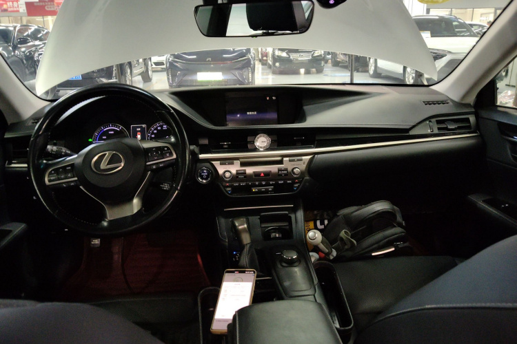 雷克萨斯ES 2015款 300h 舒适版中控内饰12