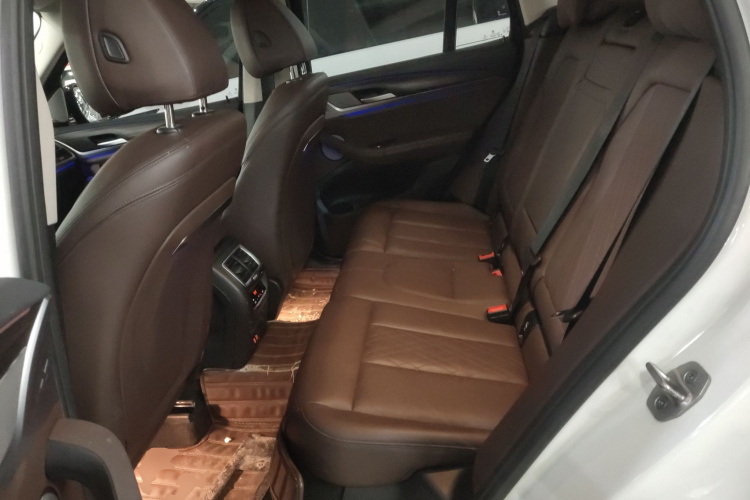 宝马X3 2022款 改款 xDrive30i 尊享型 M曜夜套装中控内饰21