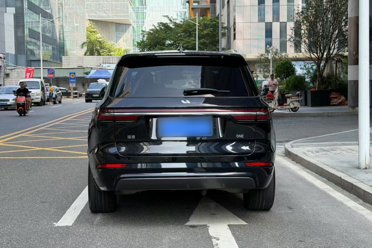 理想汽车 理想ONE 2020款 增程6座版车身外观6