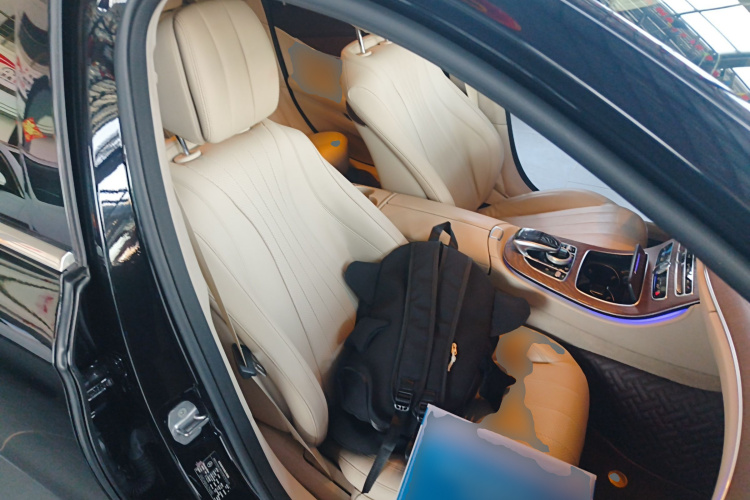 奔驰E级 2018款 改款 E 300 L 时尚型局部细节41