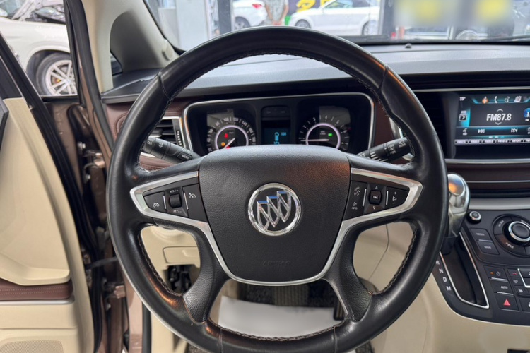 别克GL8 2018款 28T 尊贵型 国VI局部细节13