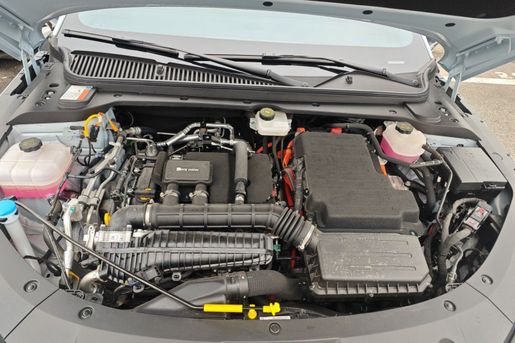 比亚迪 秦L 2024款 DM-i 80KM超越型机舱底盘24