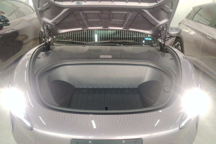 小米汽车 小米SU7 2024款 四驱超长续航高阶智驾Max版机舱底盘24