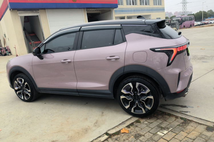 领克06 2021款 1.5T Shero粉色特别版车身外观4